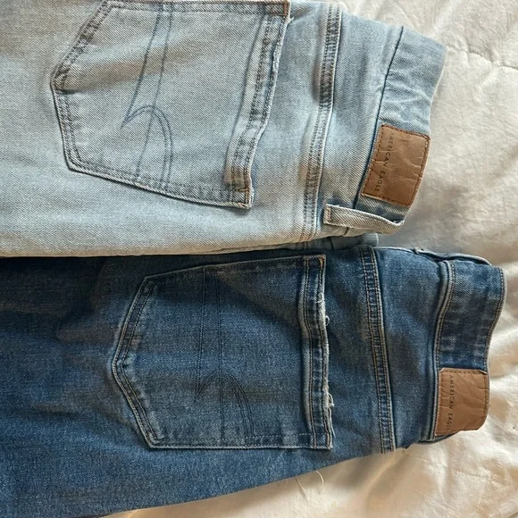 American Eagle Outfitters Light Blue Ripped High Rise Jeans - Picture 5 of 5